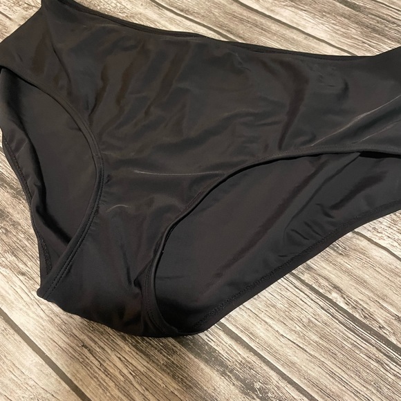 Bathing suit bottoms - Picture 1 of 1